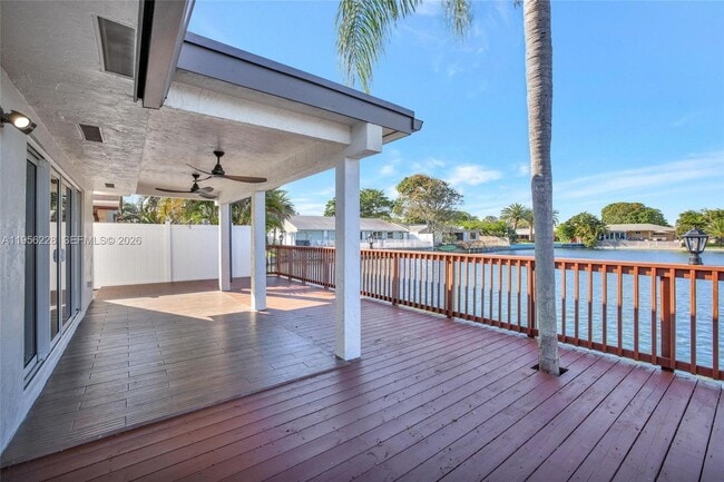 Building Photo - 1911 NW 40th Ct