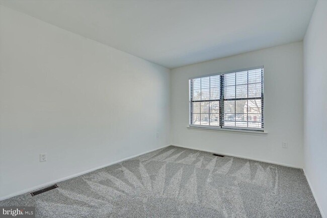 Building Photo - 60 O'Neill Ct