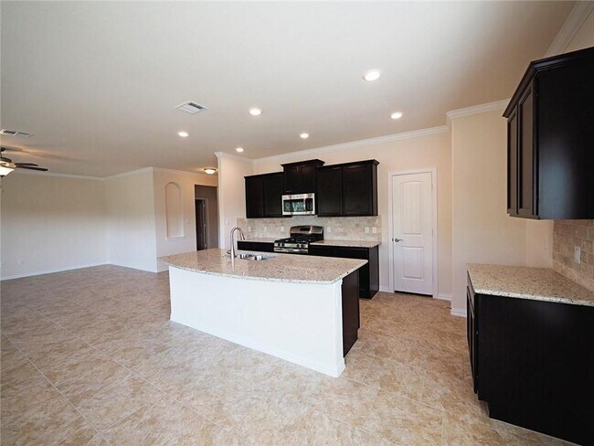 Building Photo - 1308 Camino Ct