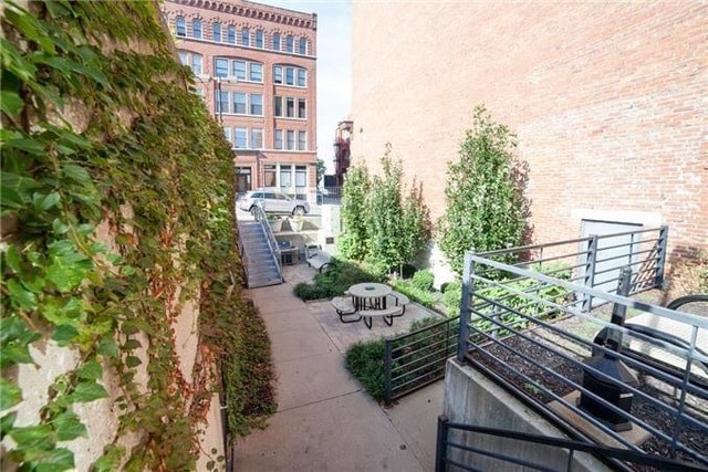 Building Photo - 609 Central St