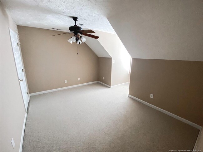 Building Photo - 616 Amberdale W Cir