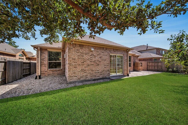 Building Photo - 25208 Forest Ledge Dr