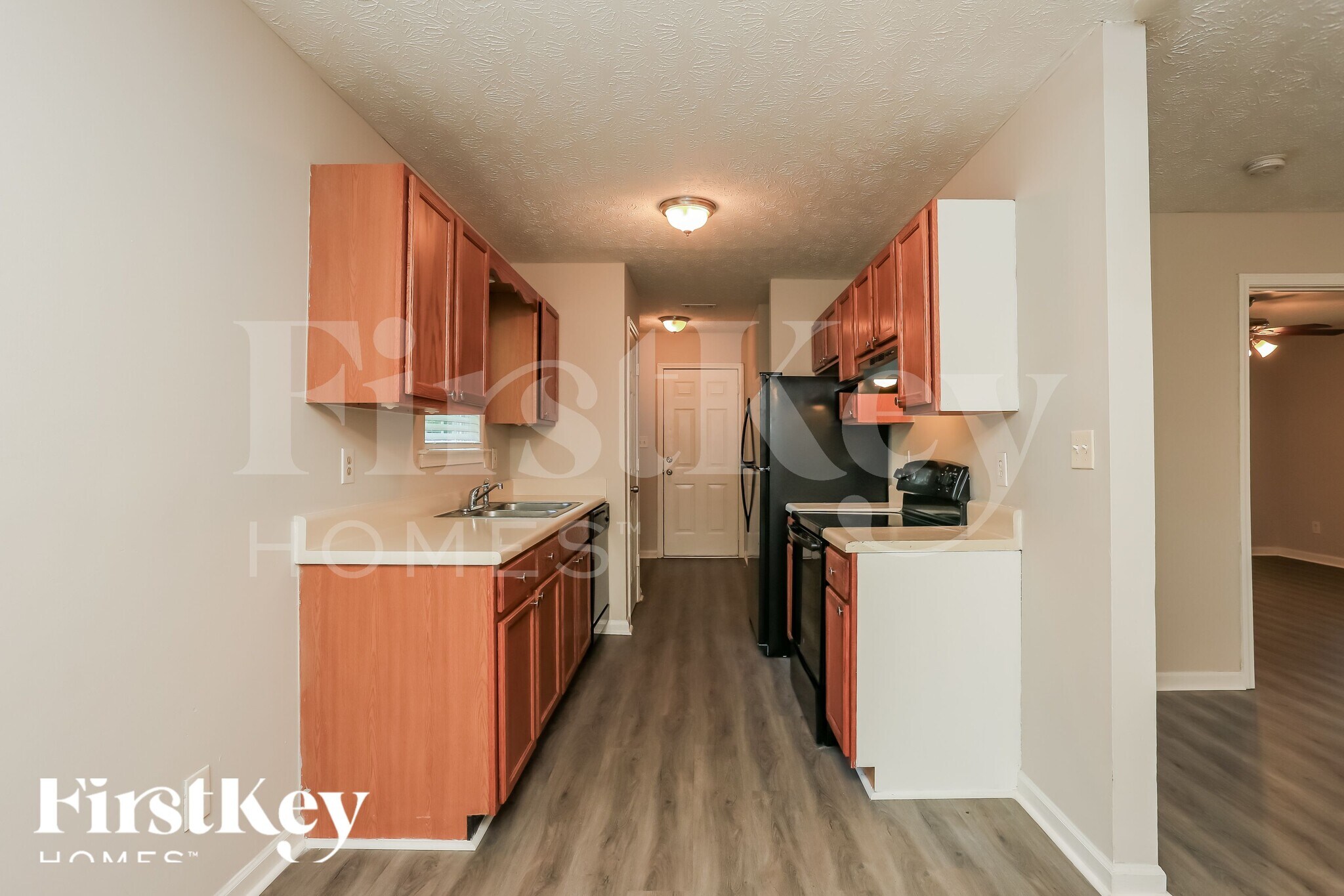 Building Photo - 252 Pine Valley Dr