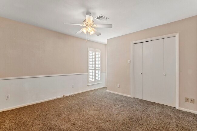 Building Photo - 3218 Freshmeadows Dr