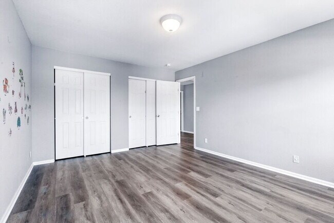 Building Photo - 1446 S Ensenada St