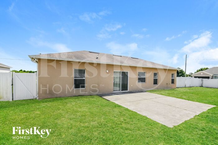 Building Photo - 958 Cumberland Dr