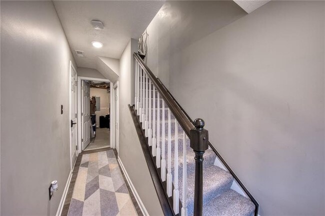 Building Photo - 109 Shaley Dr