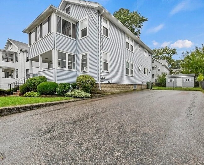 Building Photo - 358-360-360 Arlington St