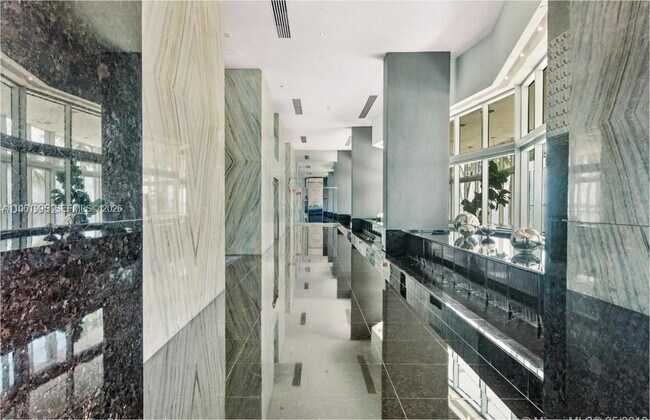 Building Photo - 335 S Biscayne Blvd