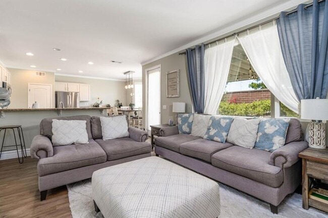 Building Photo - 38945 Turtle Pond Ln