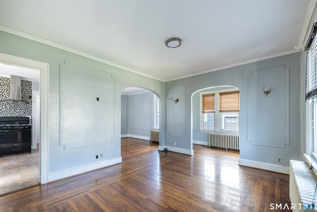 Building Photo - 430 Blohm St