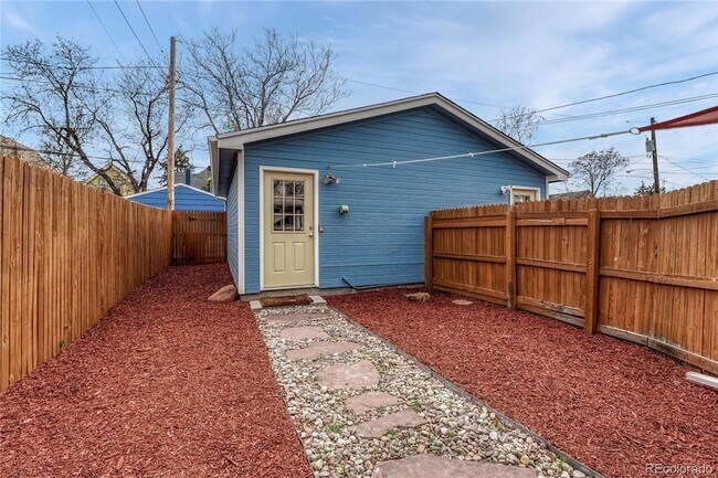 Building Photo - 132 W Bayaud Ave