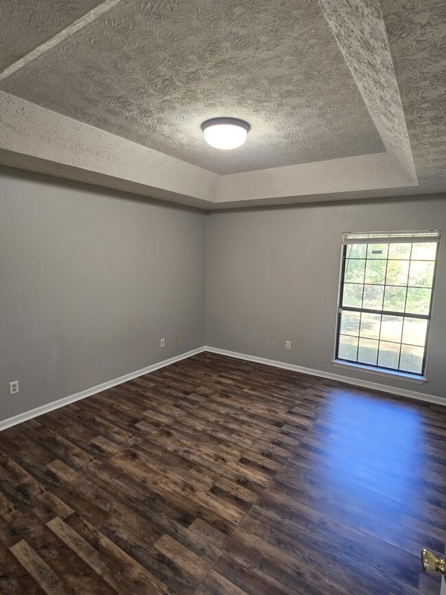 Building Photo - 448 Floyd Cir