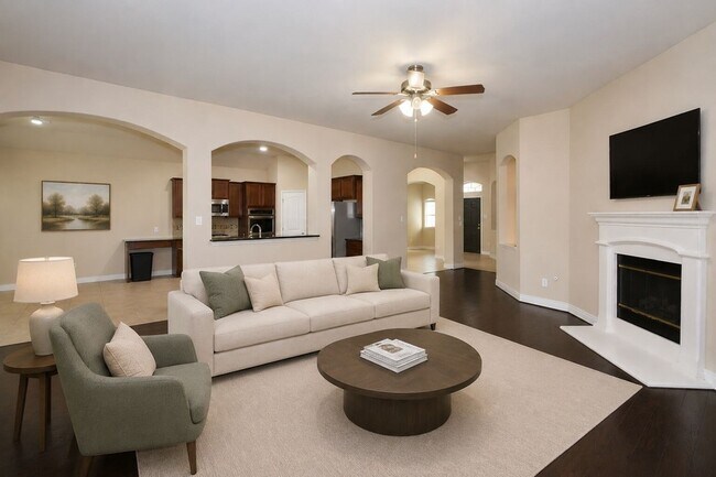 Building Photo - 5623 S Denham Ridge Ln