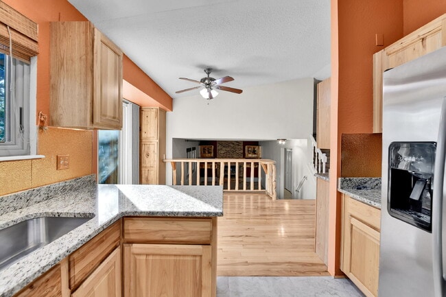 Building Photo - $2,795 - 3 Bed, 2.5 Bath Home in Broomfiel...