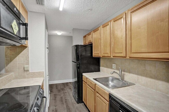 Building Photo - 2301 N Congress Ave