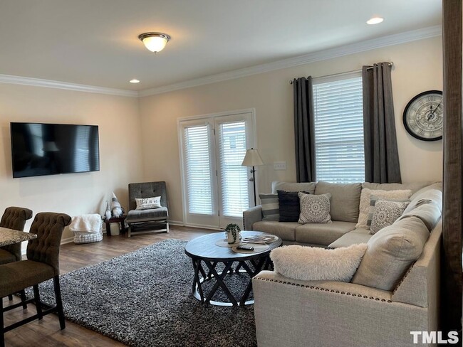 Building Photo - 1116 Finch Ct