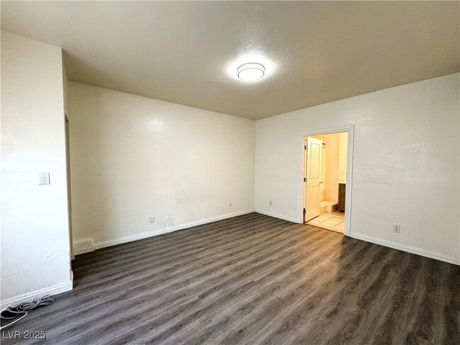 Building Photo - 1871 Shadow Mountain Pl