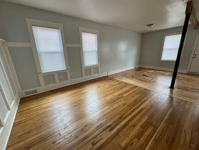 Building Photo - 226 Kenilworth St