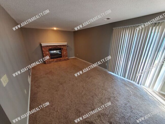 Building Photo - Beautiful East Olathe Home-Available in JULY!!