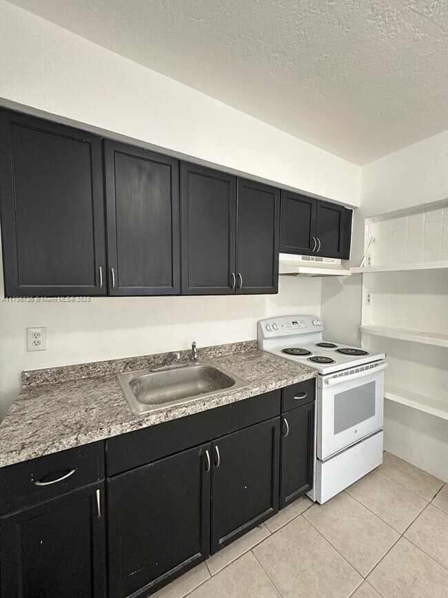 Building Photo - 2628 Fletcher Ct