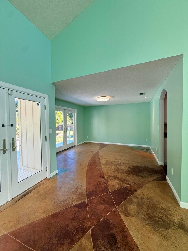 Building Photo - 255 Ridge Lake Rd