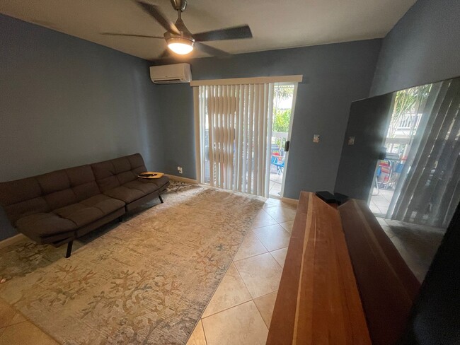 Building Photo - Furnished Southpointe 2Bed/1.5Bath Upper L...