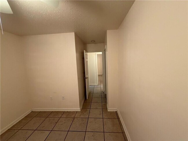 Building Photo - 3708 Shangri-La Dr