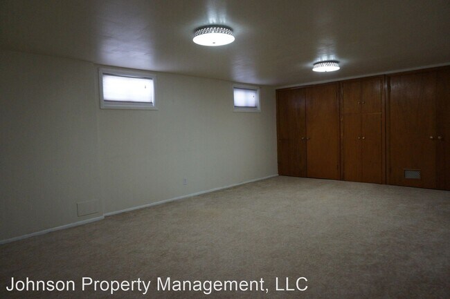 Building Photo - 3 br, 2 bath House - 2427 W. Rockwell Ave.