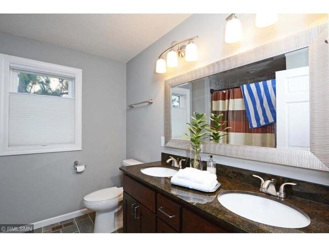 Building Photo - 3221 42nd Ave S