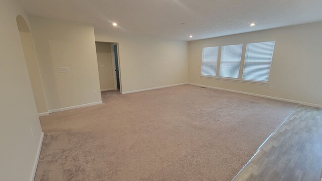 Building Photo - New 4-Bedroom Home In Mount Washington– Storage Galore