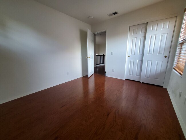 Building Photo - Wonderful 3 Bedroom 2.5 Bath Home in the h...