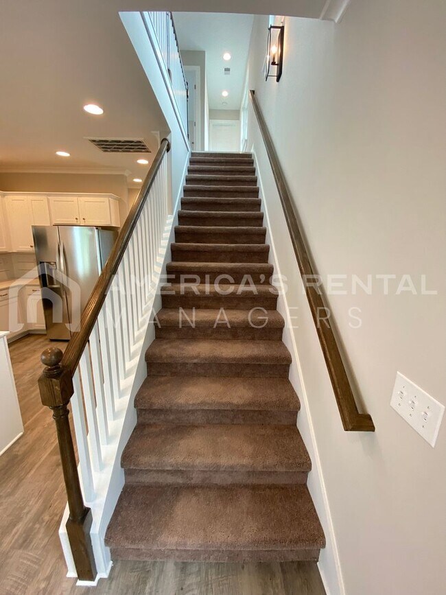 Building Photo - 223 Creek Run Way