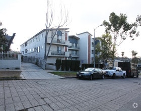 Building Photo - 1212 N Westmoreland Ave