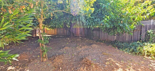 Building Photo - 9628-9628 Bradhugh Ct