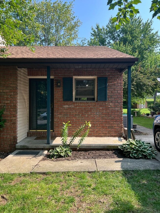 Primary Photo - 2 Bedroom Townhome in Carlisle