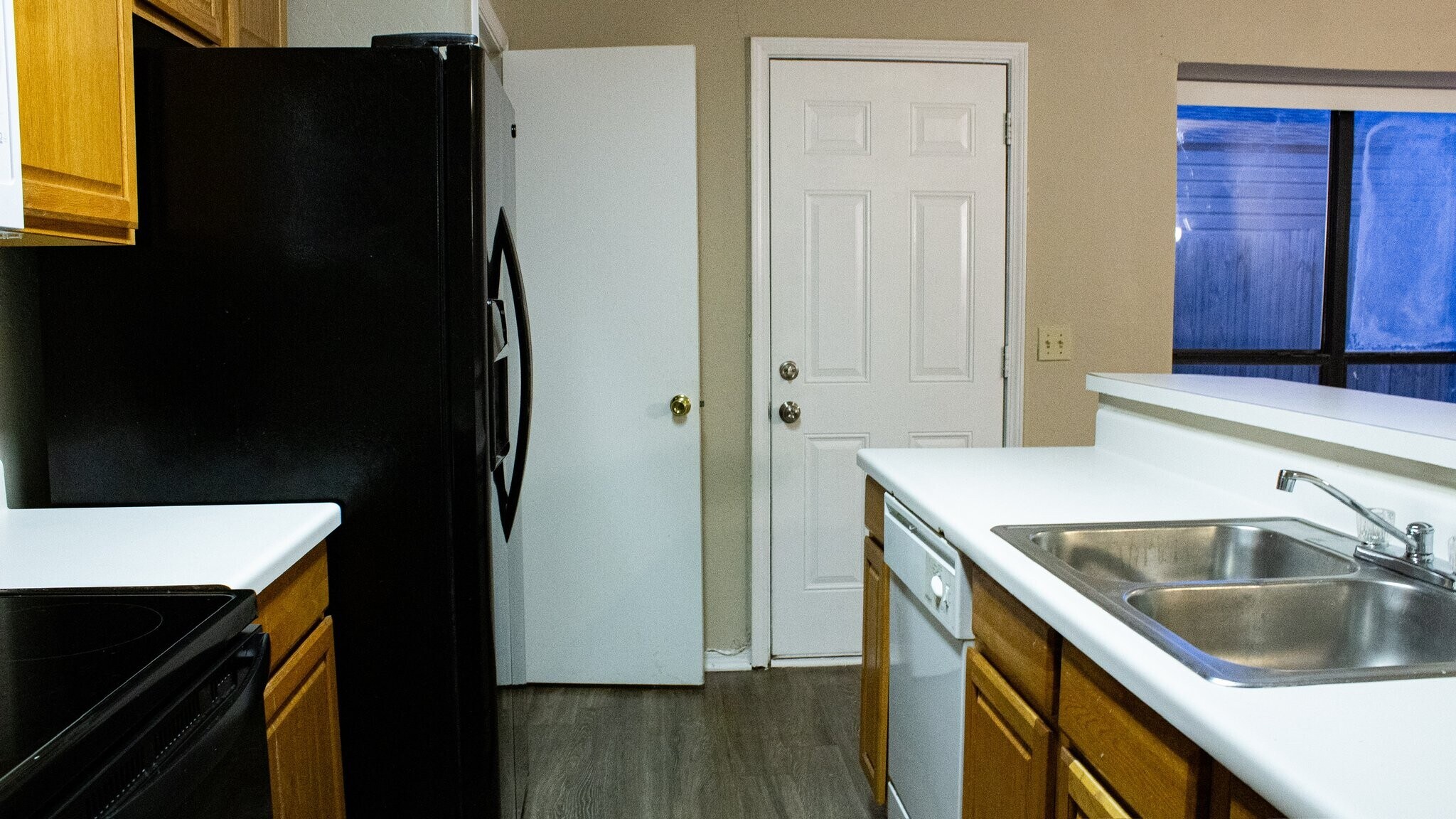 Building Photo - 1329 Eastgate Dr