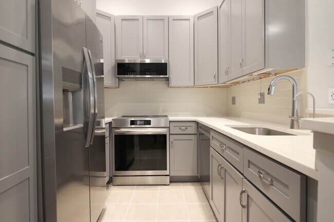 Building Photo - 1956 Villaridge Dr