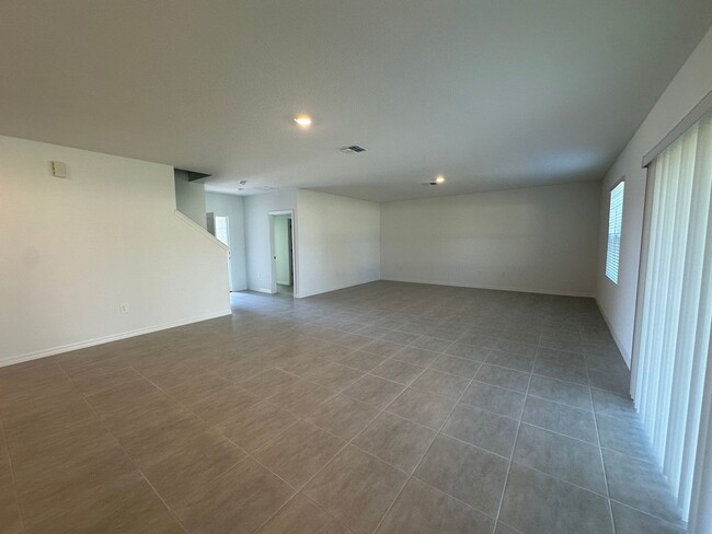 Building Photo - BRAND NEW 5 Bed, 3 Bath home in Liberty Pr...