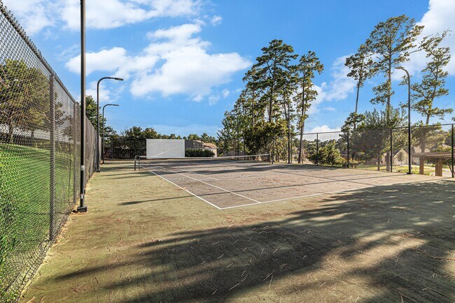Building Photo - 6107 White Spruce Dr