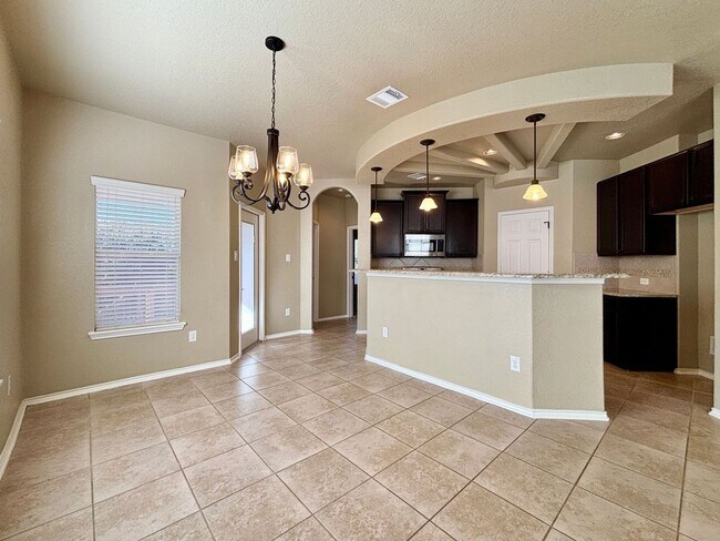 Building Photo - A beautifully maintained 3-bedroom, 2-bath oasis nestled right off 1604 and FM 1976 in Converse!