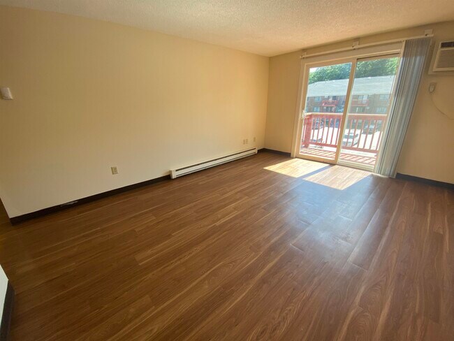 Building Photo - 95 Powers St