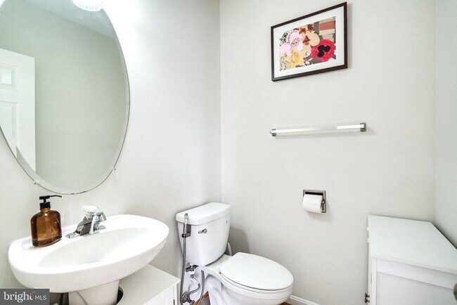 Building Photo - 7372 Ardglass Dr