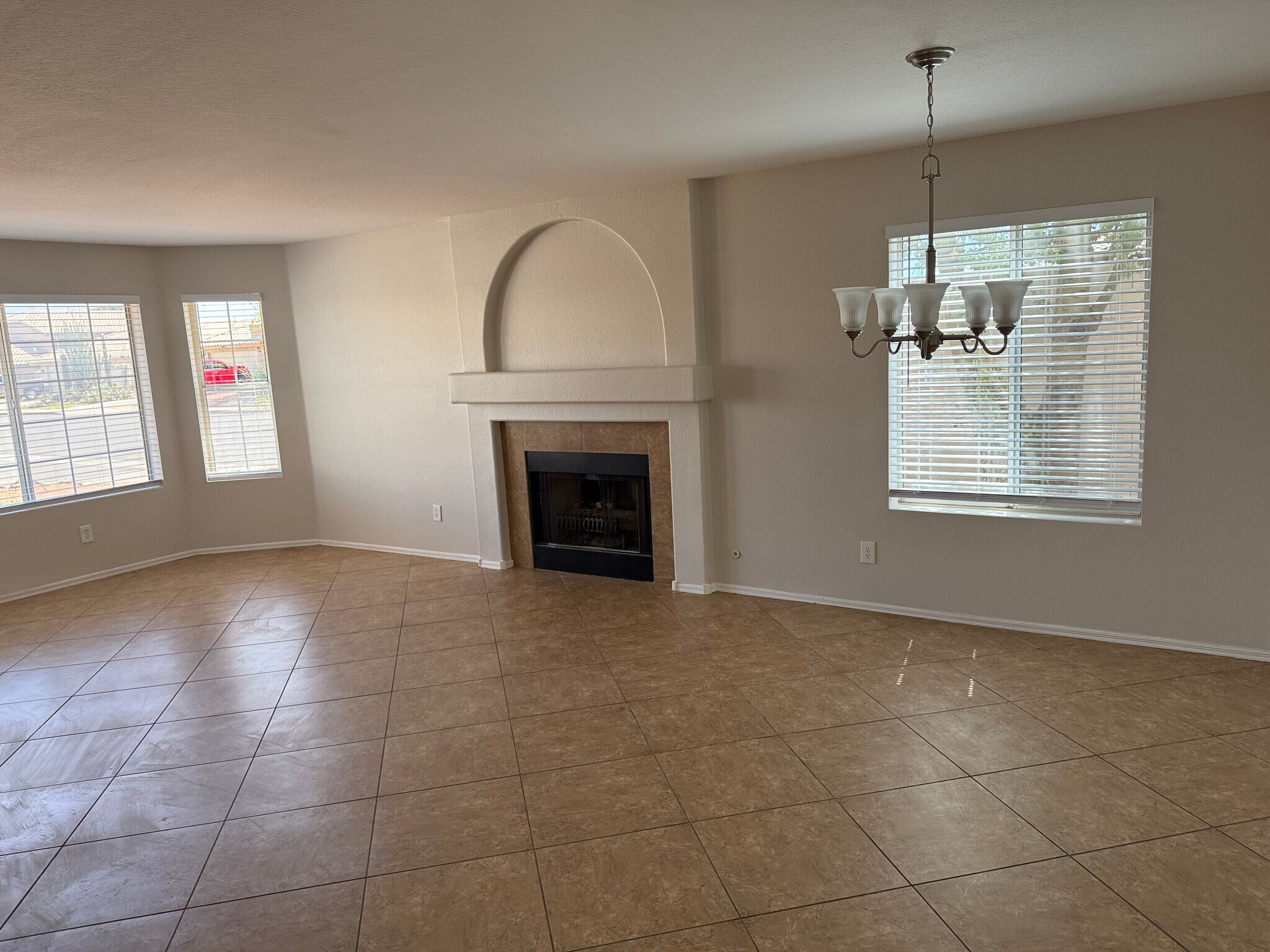 Building Photo - 8460 W Aster Dr