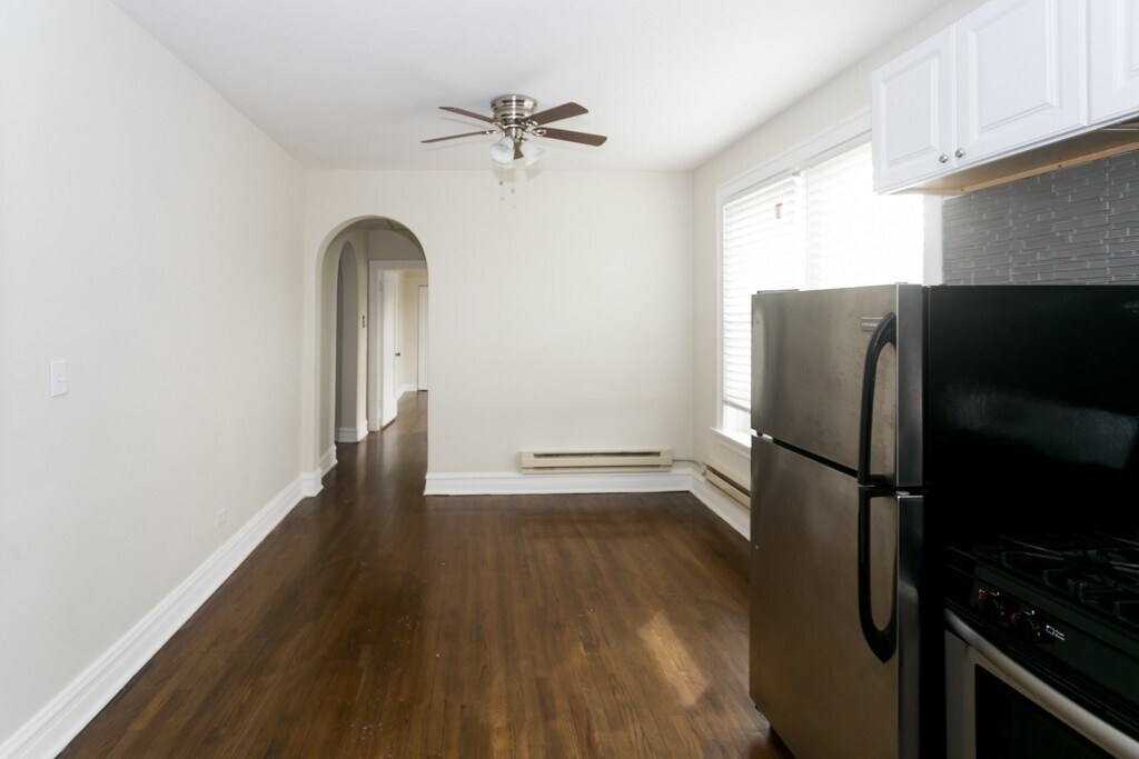 Building Photo - 918 Green Bay