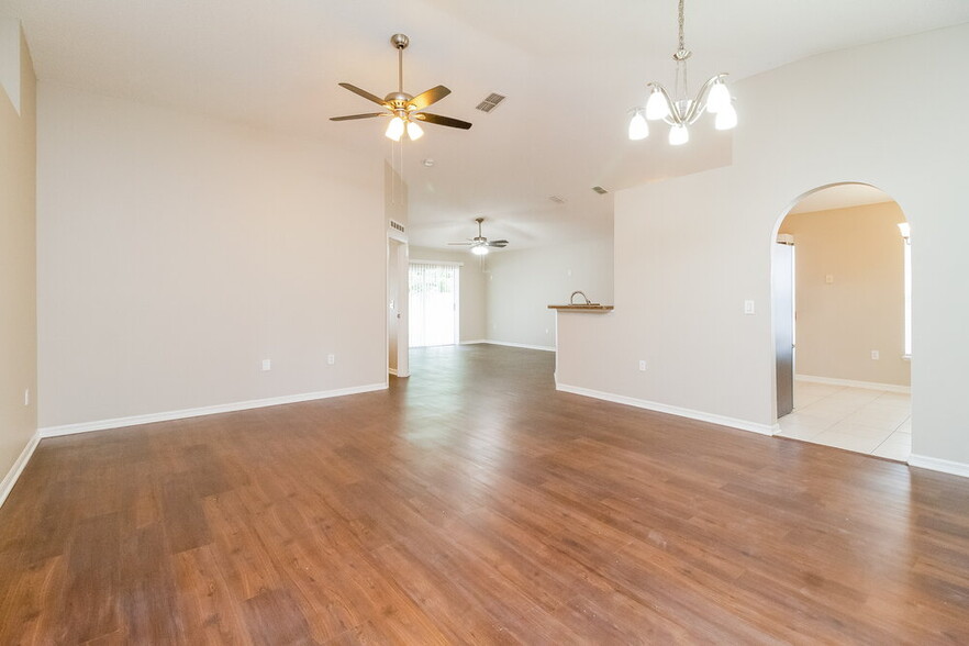 Building Photo - 13825 Econ Woods Ln