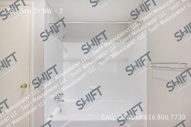 Building Photo - 751 5th St NW