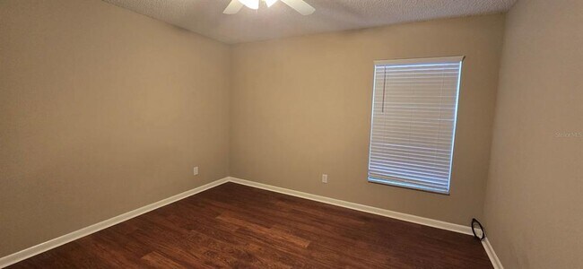 Building Photo - 1020 NE 30th Ave