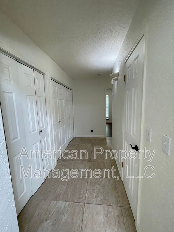 Building Photo - 3711 E 108th St