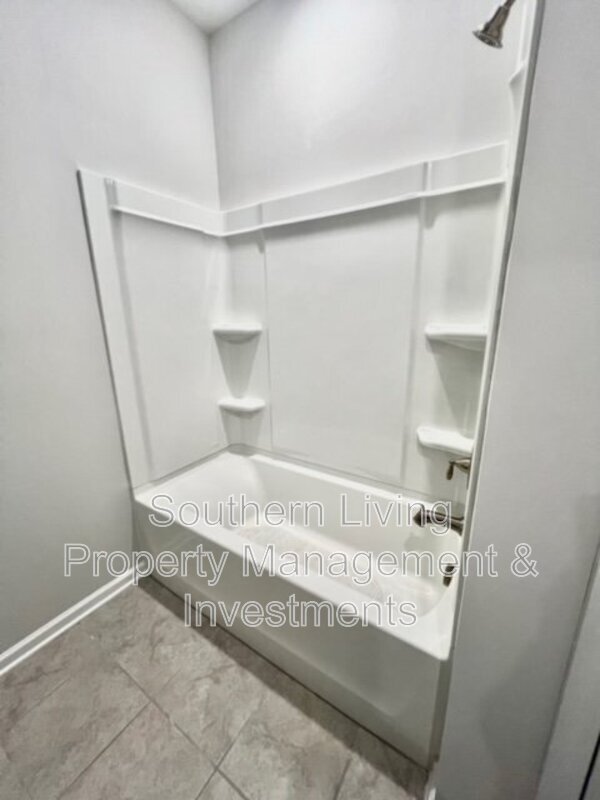 Building Photo - 6985 Waterstone Dr